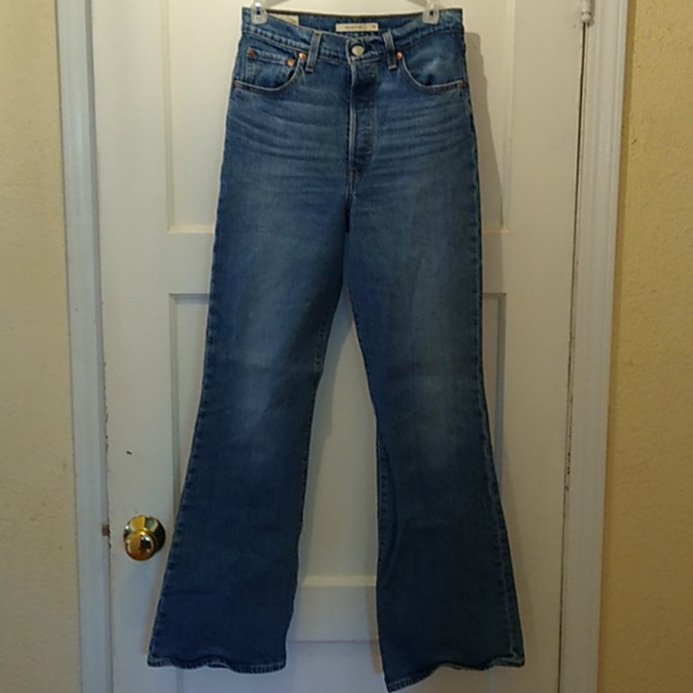 Levi’s Ribcage Flare Jeans